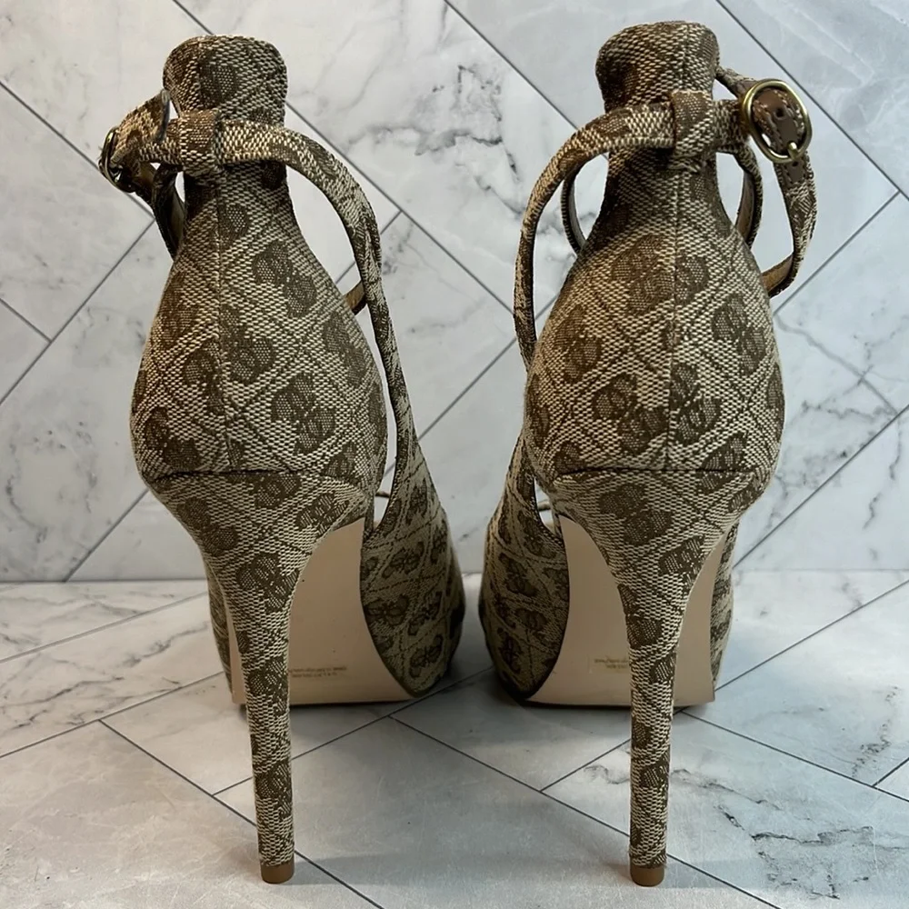 NWT Guess Los Angeles Womens Holie2 Dress Platform Pumps Natural Multi Fabric 9M